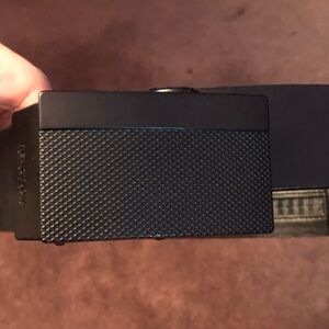 Kennith Cole reaction size 30”-32” inch waist